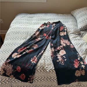 Zara Flowy Floral Pants with side slits - Large